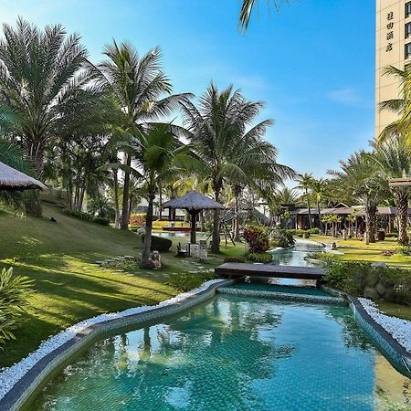 Queena Plaza Hotel Тайнан Екстериор снимка