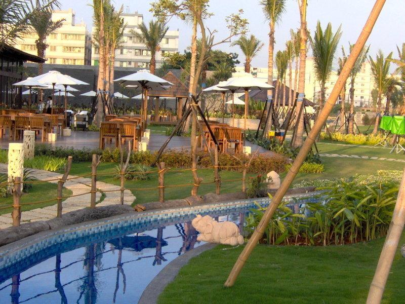 Queena Plaza Hotel Тайнан Екстериор снимка