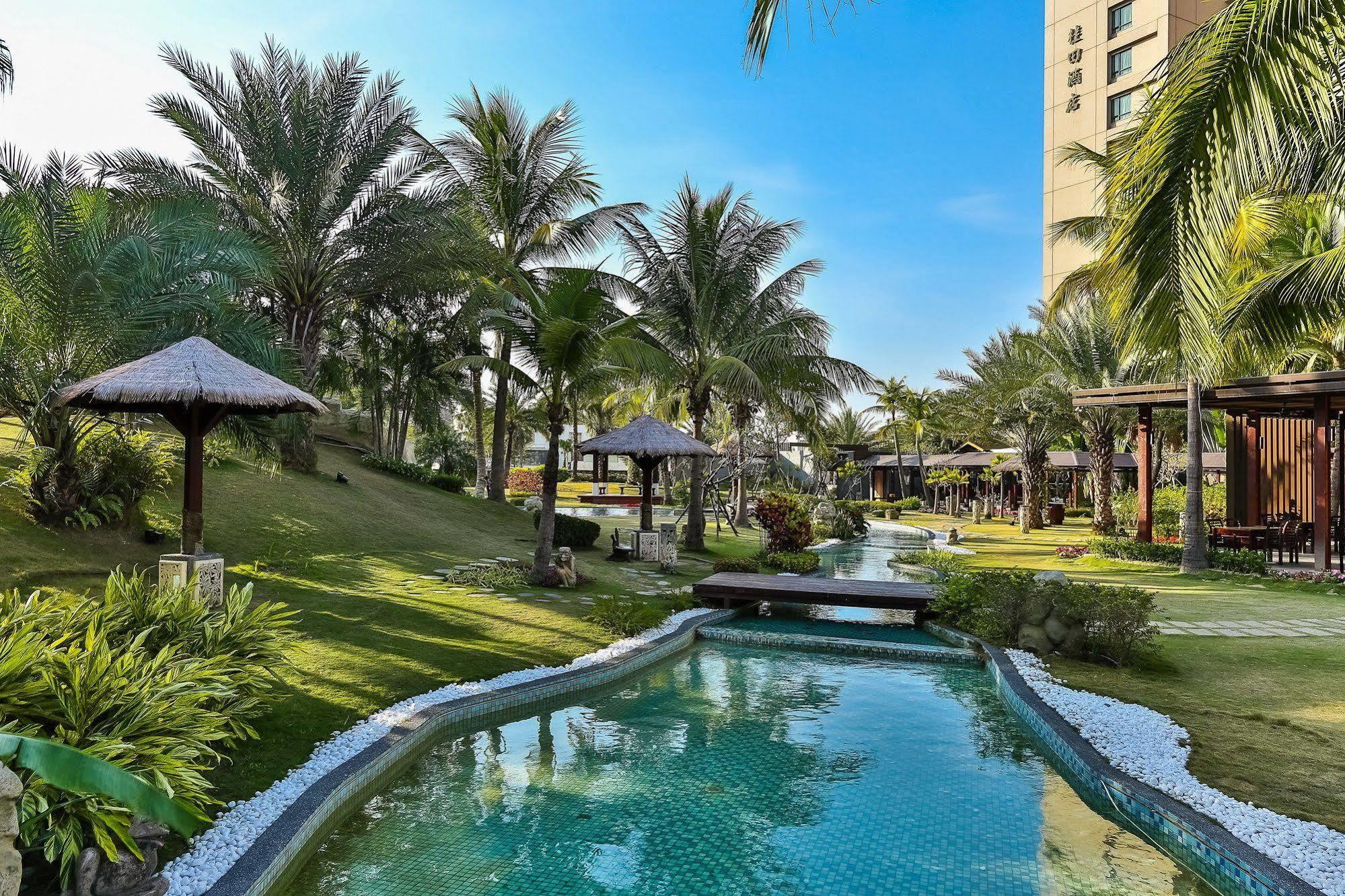 Queena Plaza Hotel Тайнан Екстериор снимка